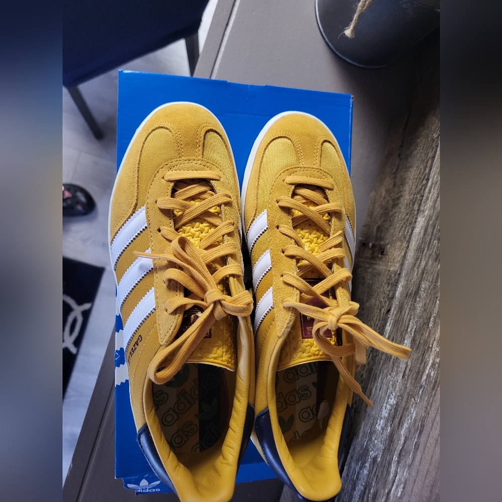 Gazelle Yellow/Gold Sneakers